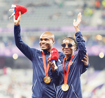 Ishitile-3 Golden Ishitile shines in Paris