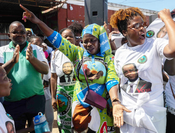 MOZAMBIQUE-POLITICS-ELECTIONS Mozambique vote: no suspense but some disillusion