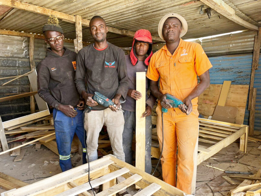 Through the lens 1 (2) Making furniture from pallets